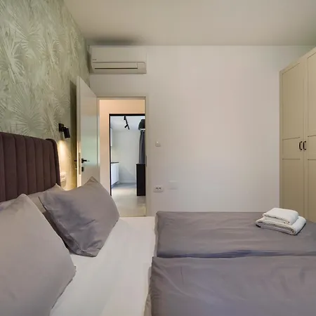 Enjoy - Private Heated Pool, Soccer, Foodbal * Split