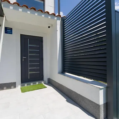 Enjoy - Private Heated Pool, Soccer, Foodbal * Split