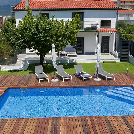 Enjoy - Private Heated Pool, Soccer, Foodbal Villa