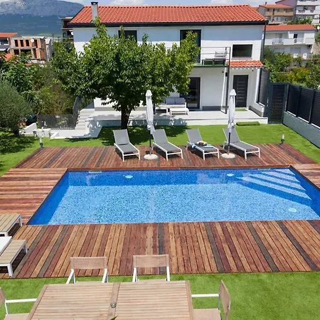 Enjoy - Private Heated Pool, Soccer, Foodbal Villa Split