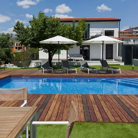 Enjoy - Private Heated Pool, Soccer, Foodbal Villa Split