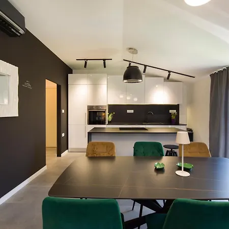 Villa Enjoy - Private Heated Pool, Soccer, Foodbal *