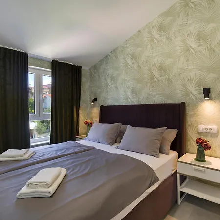 Enjoy - Private Heated Pool, Soccer, Foodbal Split