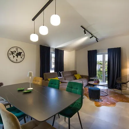 Vila Enjoy - Private Heated Pool, Soccer, Foodbal *