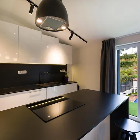 Enjoy - Private Heated Pool, Soccer, Foodbal * Split