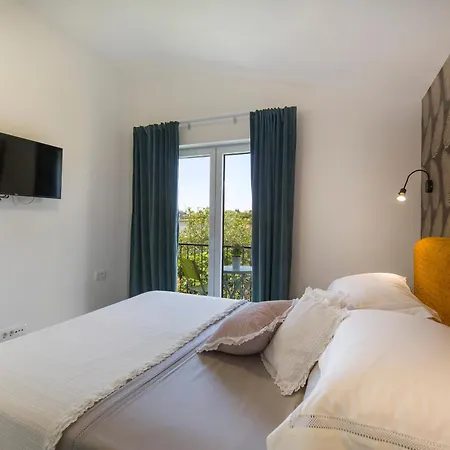Enjoy - Private Heated Pool, Soccer, Foodbal Split