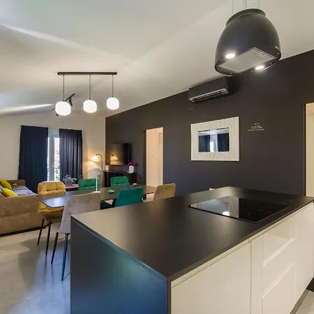 Villa Enjoy - Private Heated Pool, Soccer, Foodbal