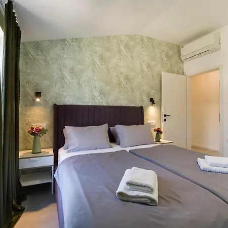 Enjoy - Private Heated Pool, Soccer, Foodbal * Split