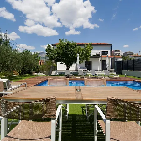 Villa Enjoy - Private Heated Pool, Soccer, Foodbal Split